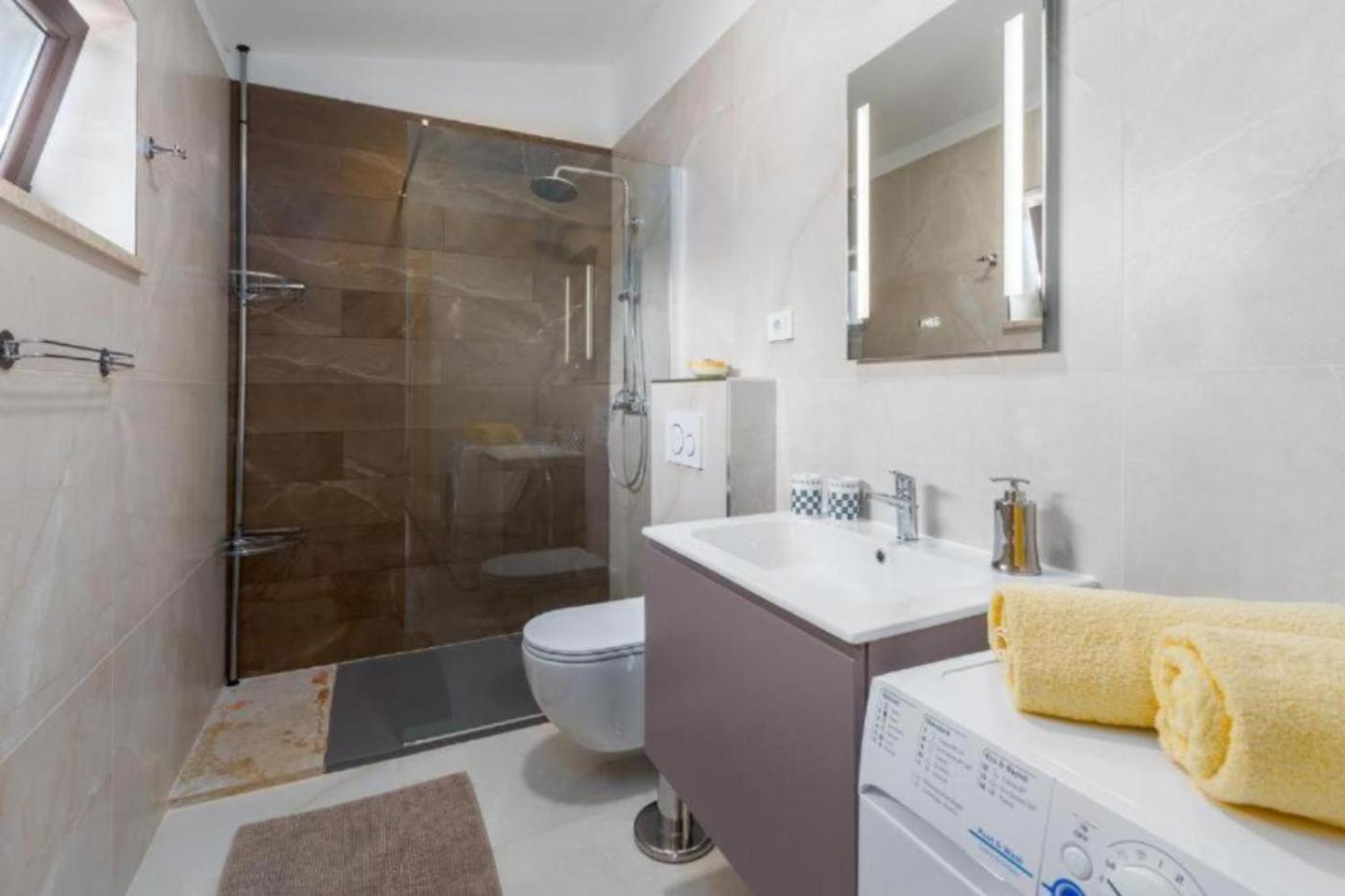 Alex Deluxe Apartments On Beach Porec Exterior photo